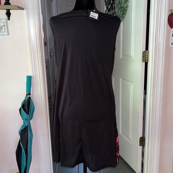 R&B Collections size S NWT. Fuchsia and Black. Beautiful dress - Picture 3 of 6